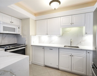3443 Gulf Shore Boulevard N - Photo Thumbnail 9