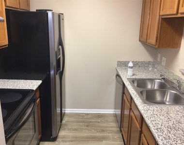 2120 El Paseo Street - Photo Thumbnail 3