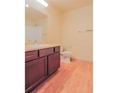 1406 Maple Ln - Photo Thumbnail 13