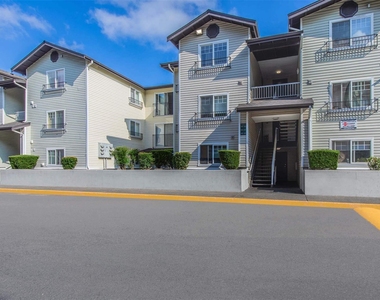 1406 Maple Ln - Photo Thumbnail 3