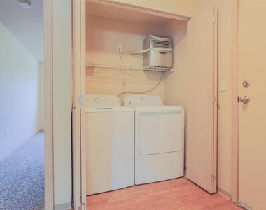 1406 Maple Ln - Photo Thumbnail 14