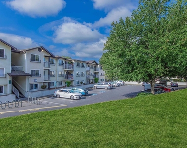 1406 Maple Ln - Photo Thumbnail 6
