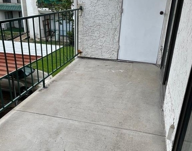 2820 S Bartell Drive - Photo Thumbnail 11