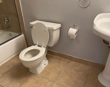 2820 S Bartell Drive - Photo Thumbnail 8