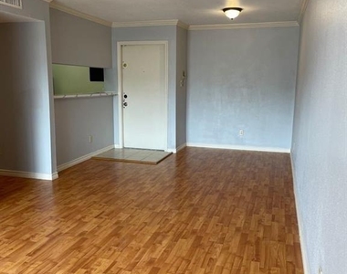 2820 S Bartell Drive - Photo Thumbnail 13