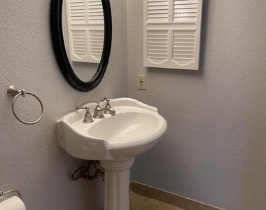2820 S Bartell Drive - Photo Thumbnail 9