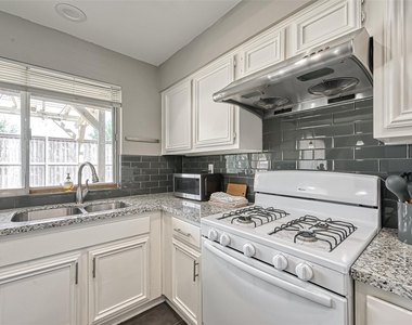 2215 Fort Laramie Drive - Photo Thumbnail 18