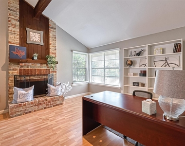 2215 Fort Laramie Drive - Photo Thumbnail 9