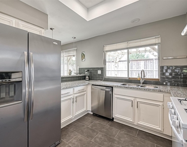 2215 Fort Laramie Drive - Photo Thumbnail 16