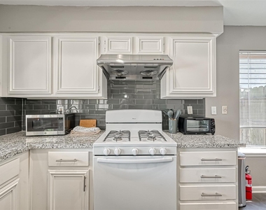 2215 Fort Laramie Drive - Photo Thumbnail 19