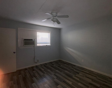 4626 Bell Street - Photo Thumbnail 4