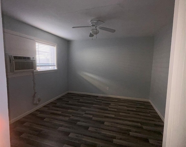 4626 Bell Street - Photo Thumbnail 5