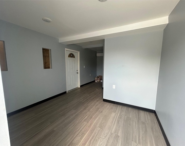 6936 Lozier Street - Photo Thumbnail 5