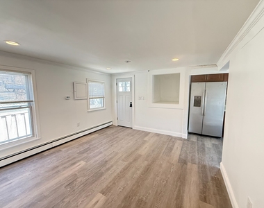 610 Laurelton Boulevard - Photo Thumbnail 8