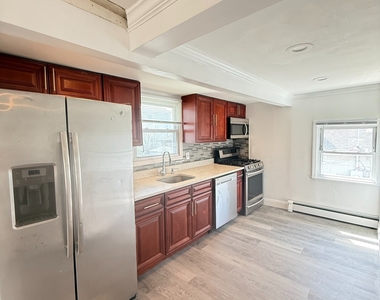610 Laurelton Boulevard - Photo Thumbnail 7