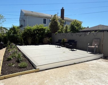 610 Laurelton Boulevard - Photo Thumbnail 3