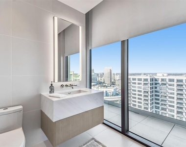 1000 Water Street - Photo Thumbnail 28