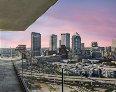 1000 Water Street - Photo Thumbnail 8