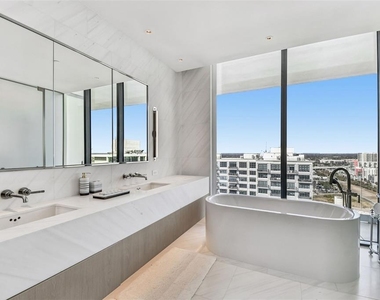 1000 Water Street - Photo Thumbnail 31