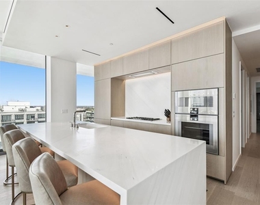 1000 Water Street - Photo Thumbnail 17