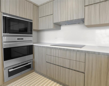 860 Ashford Avenue #5c Unit #1 - Photo Thumbnail 4