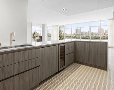 860 Ashford Avenue #5c Unit #1 - Photo Thumbnail 2