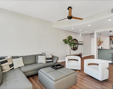 525 E Jackson Street - Photo Thumbnail 10