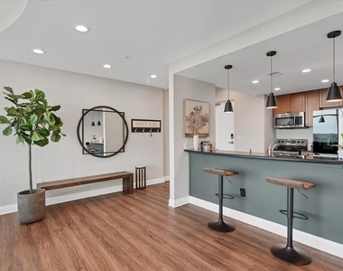 525 E Jackson Street - Photo Thumbnail 17