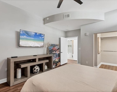 525 E Jackson Street - Photo Thumbnail 29