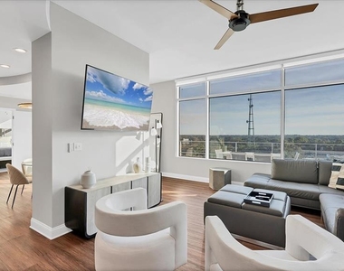 525 E Jackson Street - Photo Thumbnail 9