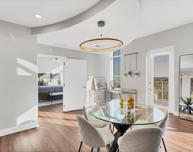 525 E Jackson Street - Photo Thumbnail 14