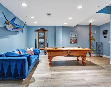 525 E Jackson Street - Photo Thumbnail 8