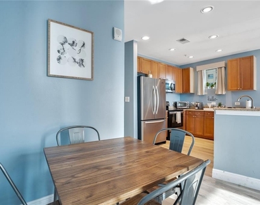 525 E Jackson Street - Photo Thumbnail 20