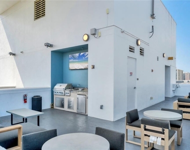 525 E Jackson Street - Photo Thumbnail 57