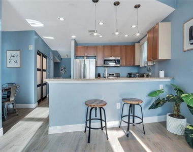 525 E Jackson Street - Photo Thumbnail 22