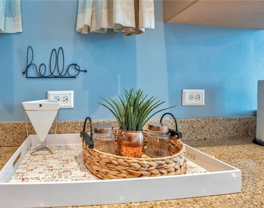 525 E Jackson Street - Photo Thumbnail 14