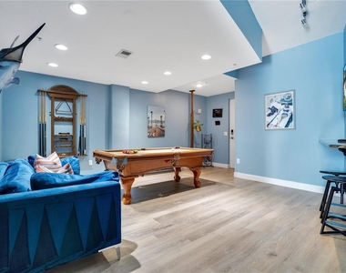 525 E Jackson Street - Photo Thumbnail 9