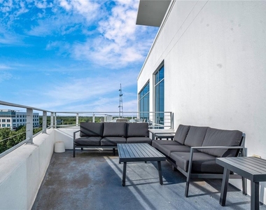 525 E Jackson Street - Photo Thumbnail 30
