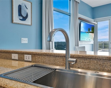 525 E Jackson Street - Photo Thumbnail 17