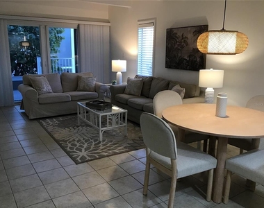 4849 Saxon Drive - Photo Thumbnail 5