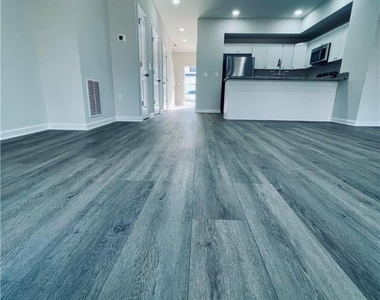 314 Barber Street - Photo Thumbnail 22