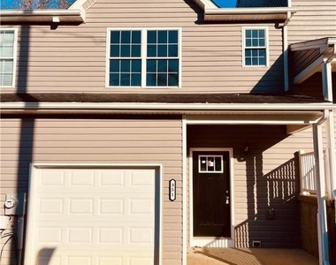 314 Barber Street - Photo Thumbnail 6