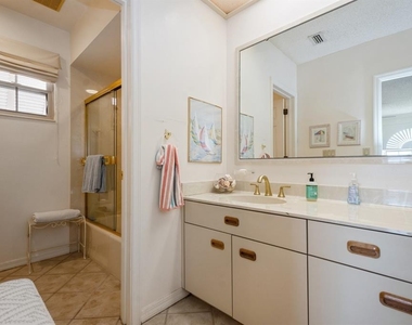 1195 Coquille Street - Photo Thumbnail 14