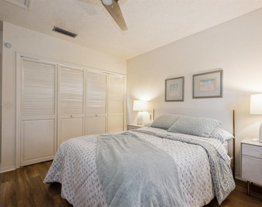 1195 Coquille Street - Photo Thumbnail 11