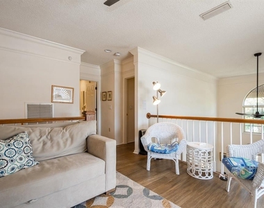 1195 Coquille Street - Photo Thumbnail 16