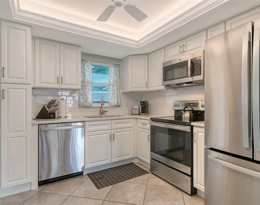 2657 Riverbluff Parkway - Photo Thumbnail 12