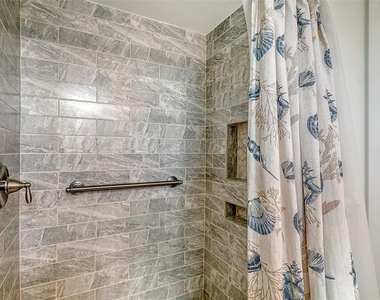 2657 Riverbluff Parkway - Photo Thumbnail 17