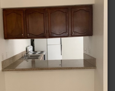 5148 Greene Lane - Photo Thumbnail 6