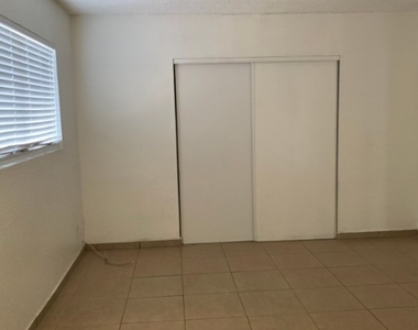 5148 Greene Lane - Photo Thumbnail 4