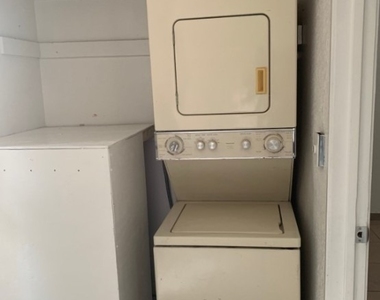 5148 Greene Lane - Photo Thumbnail 7